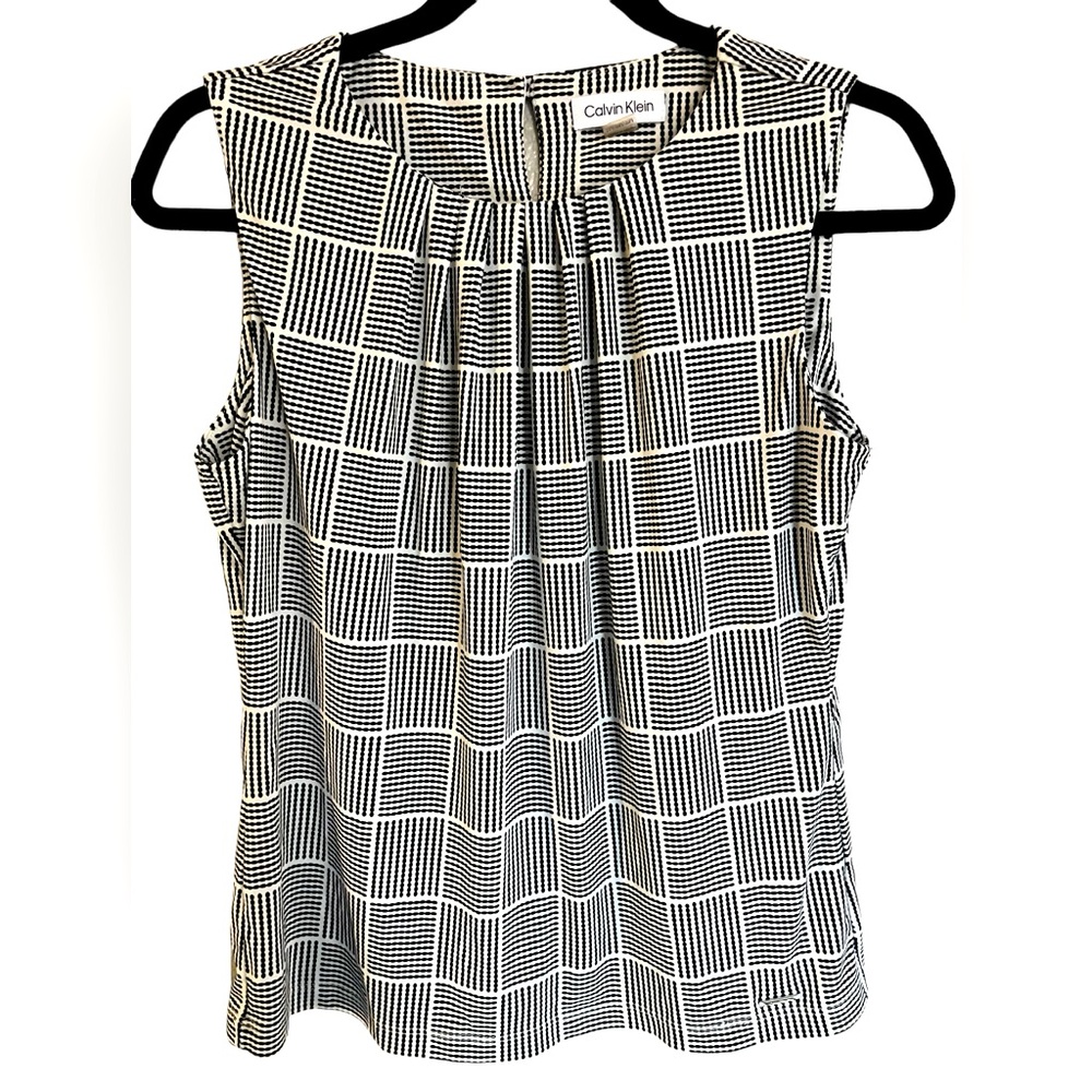 Calvin Klein | Sleeveless Black & White Blouse | Size: Petite Medium